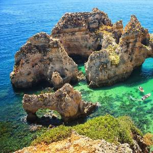 Image of rock outcroppings around Lagos, Portugal